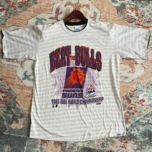 Vintage 1993 Beat the Bulls Phoenix Suns Graphic Tee - White